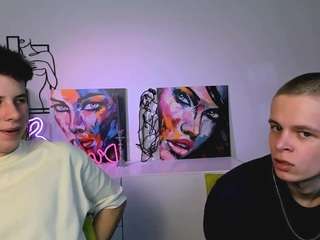 leo-valor webcam model