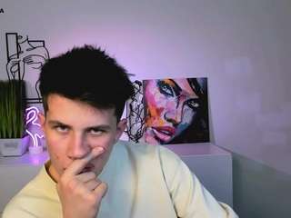 leo-valor Live Webcam on {site_name}