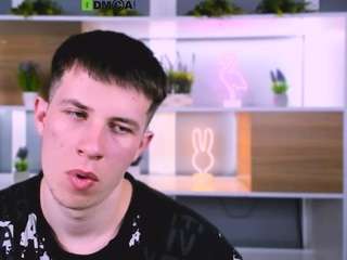 leo-valor live cam profile