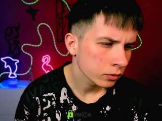 leo-valor webcam model