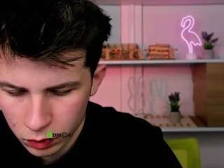 veldi-to's CamSoda show and profile