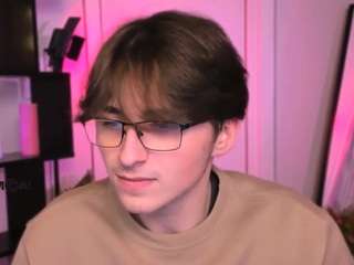 veldi-to's CamSoda show and profile