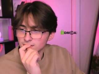 veldi-to's CamSoda show and profile