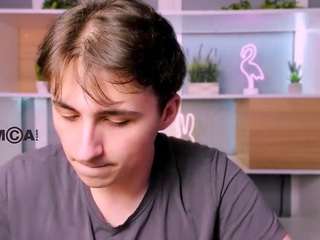 veldi-to's CamSoda show and profile