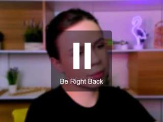  violet-moxi chat room