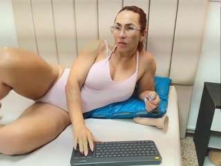 agatha-fit Mature live webcam