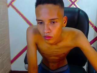 dante-moreau Live Webcam on CamSoda