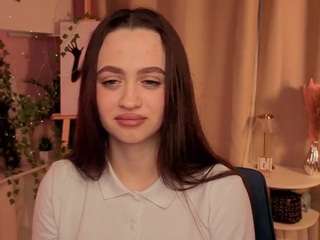 royderrow's CamSoda show and profile