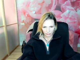 Live webcam model alinamoor on Soda Cams