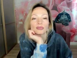 alinamoor Live Webcam on CamSoda