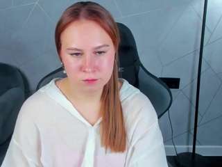 betty-rosy's CamSoda show and profile