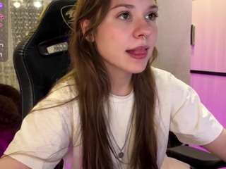 Live webcam model cecilcayson on Soda Cams