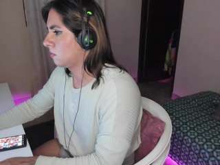 kamila-arangoo webcam