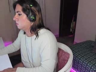 kamila-arangoo webcam