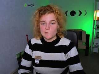 lolli-popsi's CamSoda show and profile