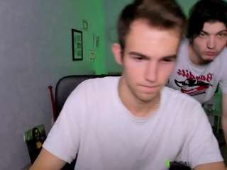 pit-wetty's CamSoda show and profile