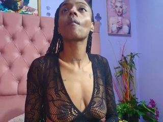 shantalks's CamSoda show and profile