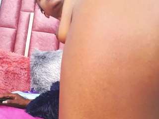 shantalks's CamSoda show and profile