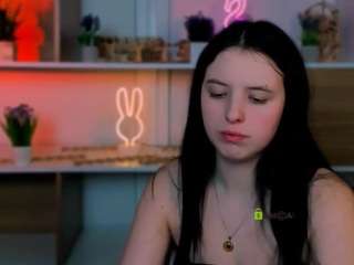 Live webcam model diara-ti on Soda Cams