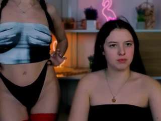 Live webcam model diara-ti on Soda Cams