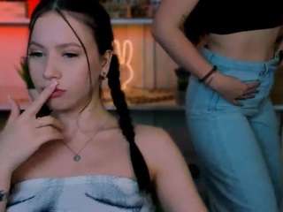 Live webcam model diara-ti on Soda Cams