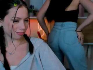 Live webcam model diara-ti on Soda Cams