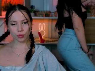 Live webcam model diara-ti on Soda Cams