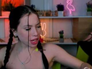 Live webcam model diara-ti on Soda Cams