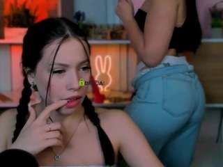 Live webcam model diara-ti on Soda Cams