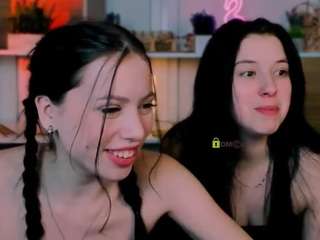 Live webcam model diara-ti on Soda Cams