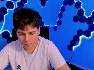 michael-strong Live Webcam on CamSoda