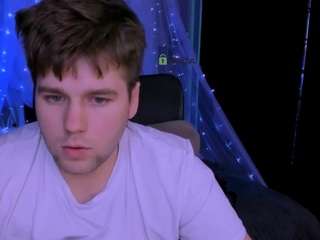 michael-strong live cam profile