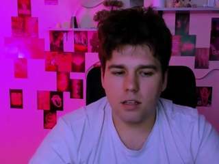 michael-strong's CamSoda show and profile