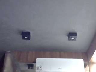 skinnykittencam webcam