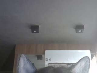 skinnykittencam webcam