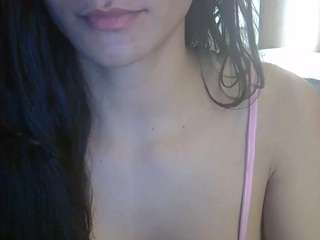 skinnykittencam's CamSoda show and profile