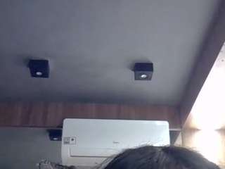 skinnykittencam webcam