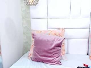 thalia-nichols's CamSoda show and profile