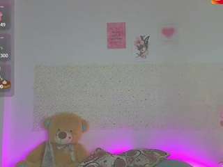 elodie-green Live Webcam on CamSoda