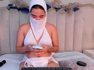 melanie-hillz Live Webcam on CamSoda