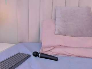 melanie-hillz webcam model