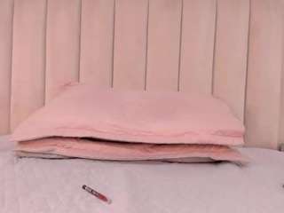 melanie-hillz Live Webcam on CamSoda