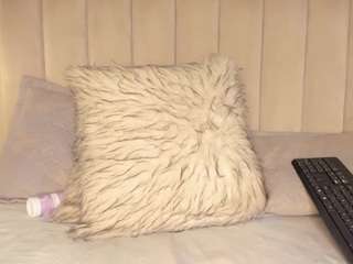 melanie-hillz live cam profile