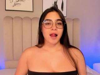 melanie-hillz's live room