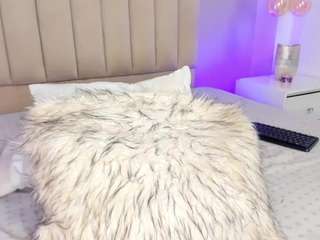 melanie-hillz live webcam show