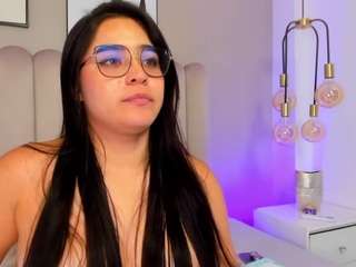 melanie-hillz live webcam show