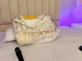 melanie-hillz live webcam show