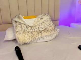 melanie-hillz live webcam show