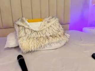 melanie-hillz live webcam show