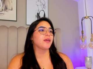 Melanie-hillz live webcam show